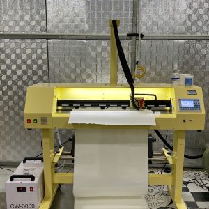 Máy cắt decal laser